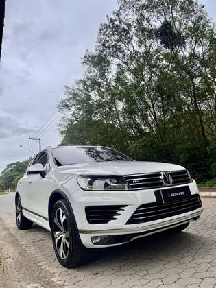 VOLKSWAGEN TOUAREG 4.2 R LINE V8 32V GASOLINA 4P TIPTRONIC VOLKSWAGEN TOUAREG 4.2 R LINE V8 32V GASOLINA 4P TIPTRONIC